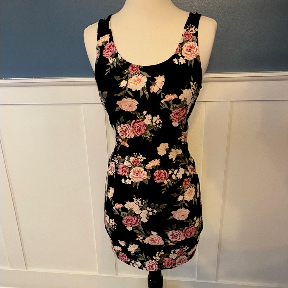 Forever 21 Dress Floral Crisscross Back Size Small